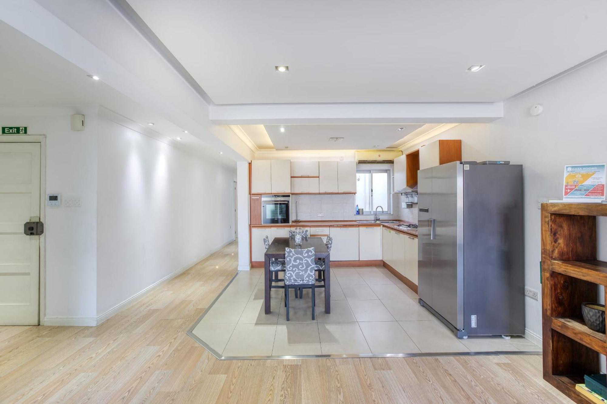 Seafront Apartment-hosted By Sweetstay