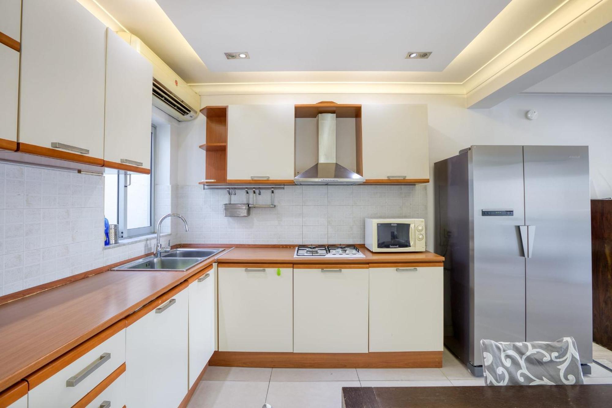 Apartment Seafront Apartment-hosted By Sweetstay *